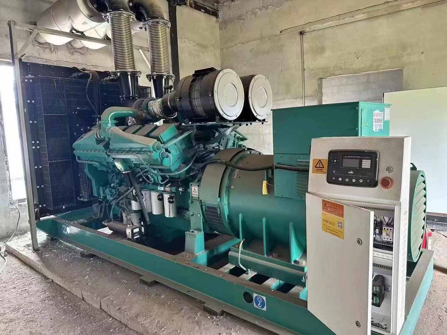 朝阳无功补偿装置的性能评估需要考虑哪些因素？